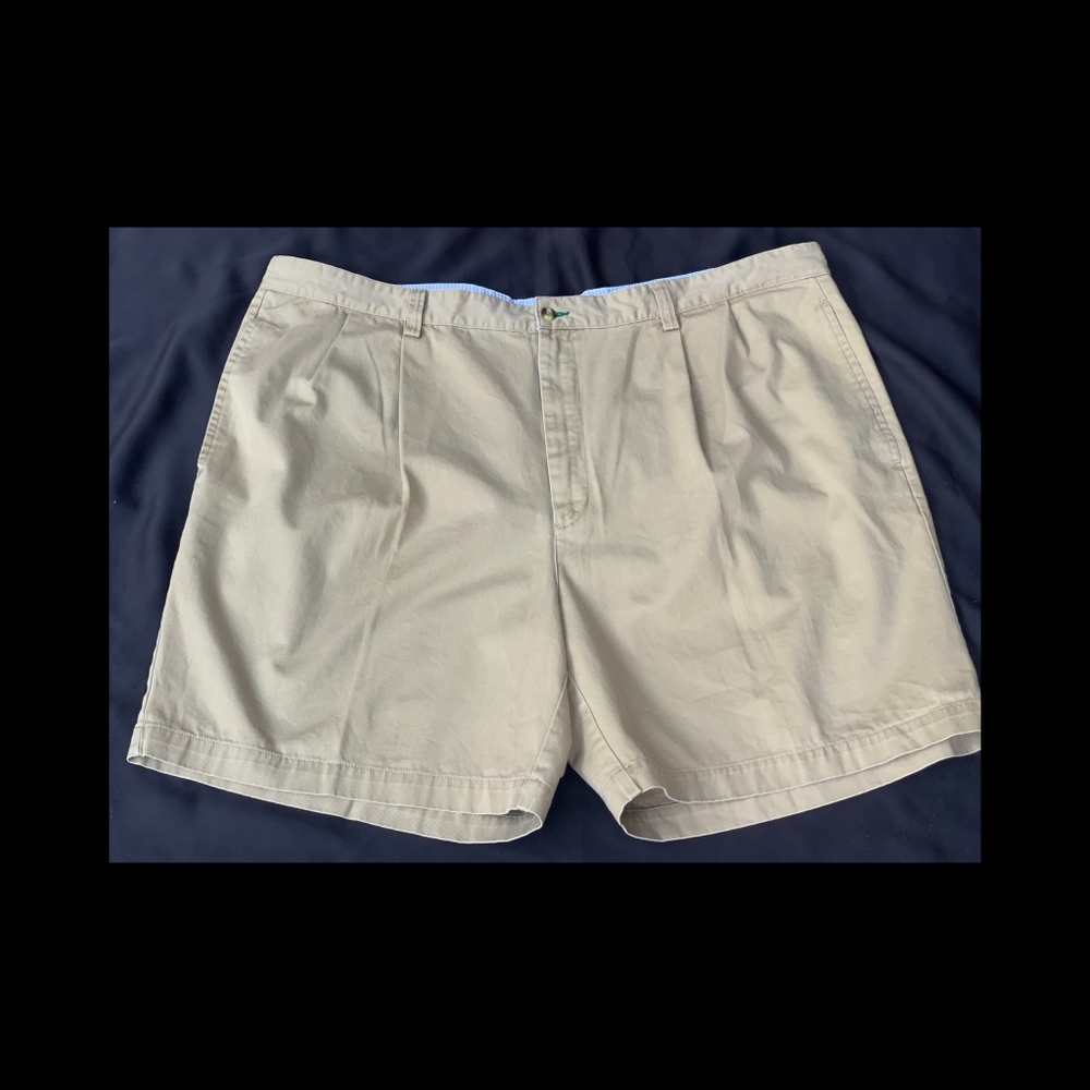 90's Tommy Hilfiger khaki pleated shorts 48